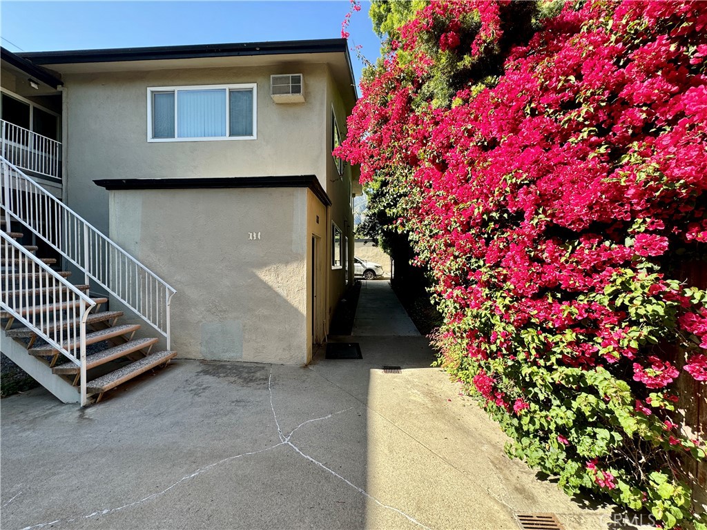 Residential Lease for rent at 157 Esperanza Avenue H, Sierra Madre CA featuring 1 bed and 1 bath