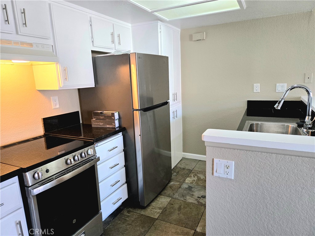 Residential Lease for rent at 3645 Country Oaks Loop F, Ontario CA featuring 2 beds and 2 baths