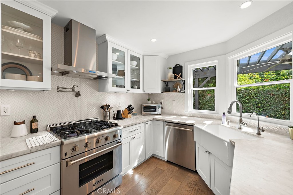 Residential Lease for rent at 12628 Newport Avenue, Tustin, Orange County CA featuring 2 beds and 3 baths