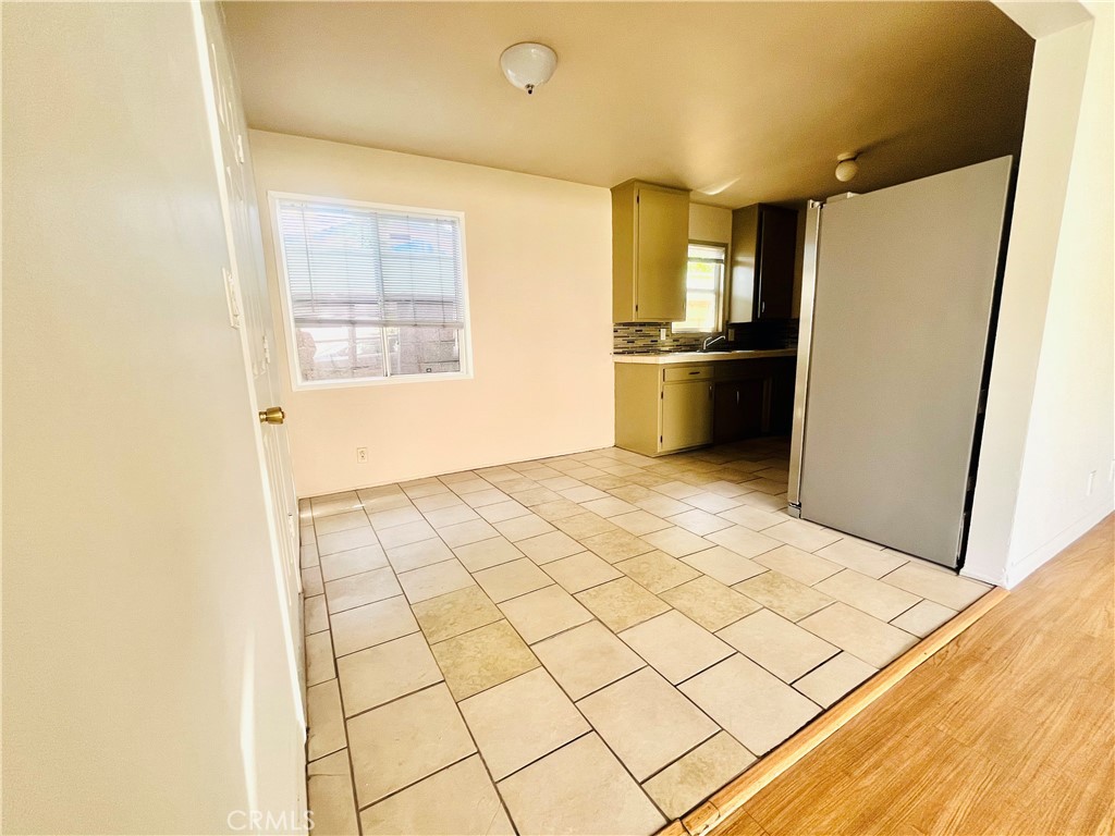 Residential Lease for rent at , Hawthorne, Los Angeles CA featuring 2 beds and 1 bath