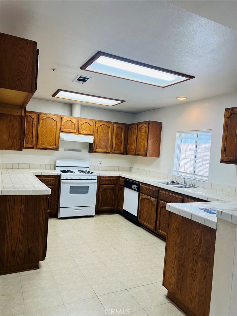 Residential Lease for rent at 15544 -1 Esther St., Chino Hills CA featuring 1 bed and 1 bath