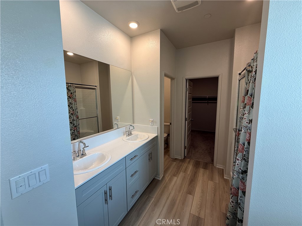 Residential Lease for rent at 40766 Melrose Dr., Temecula CA featuring 3 beds and 3 baths