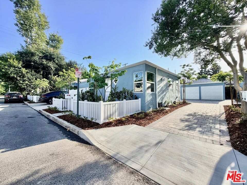 Residential Lease for rent at 501 S Gaylord Drive, Burbank CA featuring 1 bed and 1 bath