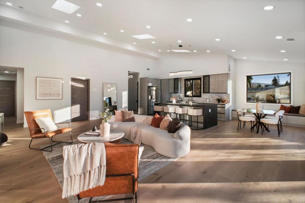 Active for sale at Mountain View, CA, Mountain View, CA CA and 3 baths