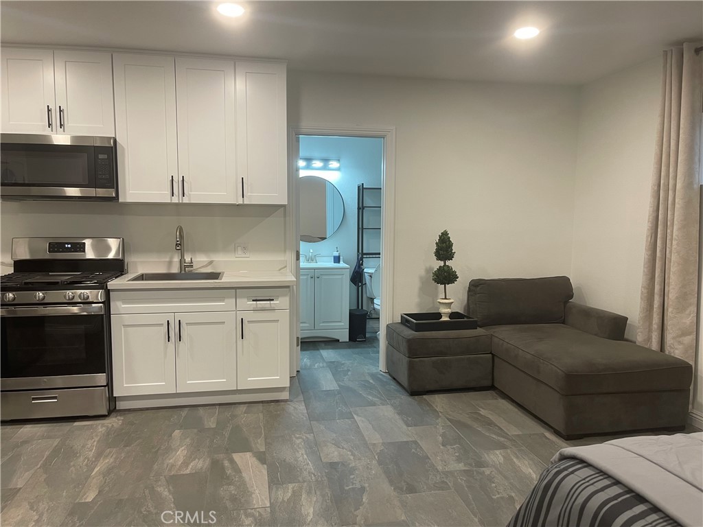 Residential Lease for rent at 3062 Monroe, Riverside CA and 1 bath