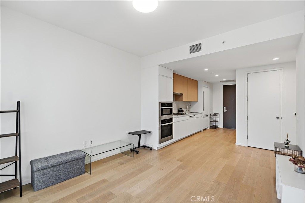 Residential for sale at 877 S Francisco 2503, Los Angeles CA featuring 1 bed and 1 bath