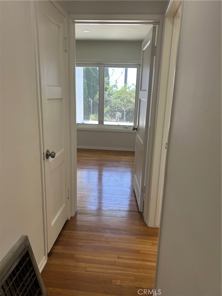 Residential Lease for rent at , Los Angeles, Los Angeles CA featuring 3 beds and 2 baths