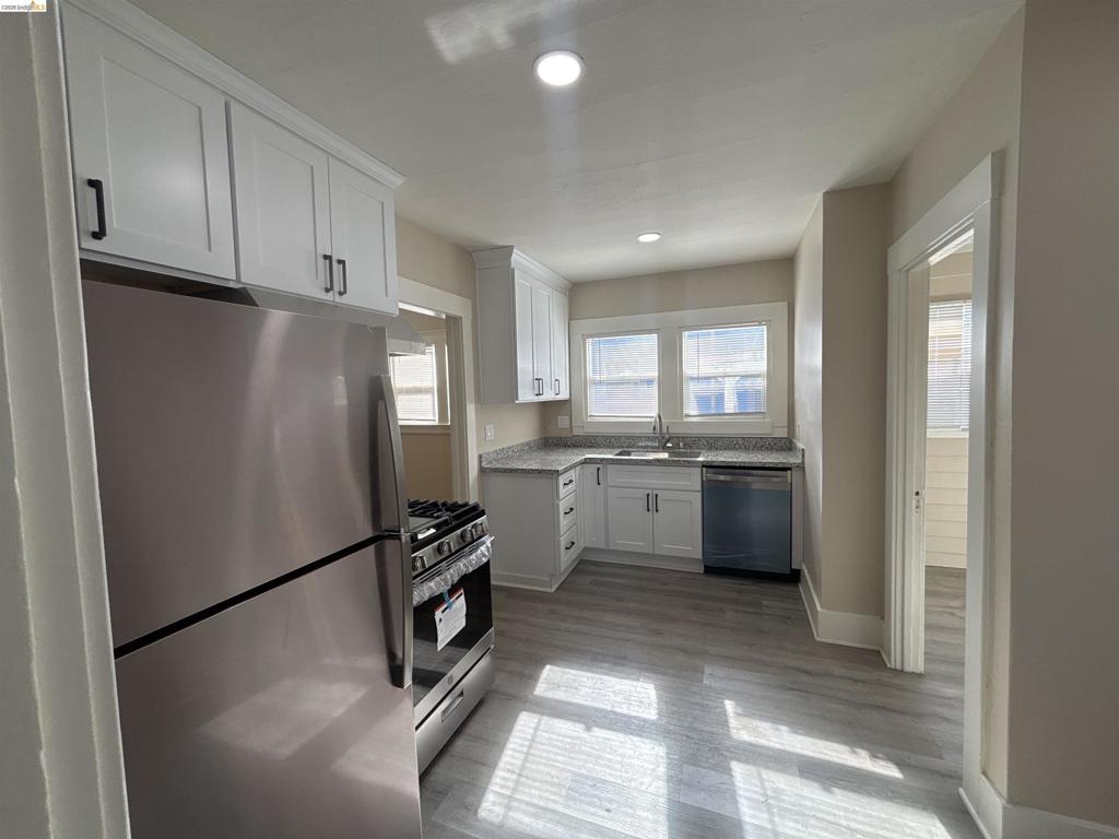 Residential Lease for rent at 706 E 12th, Pittsburg CA featuring 2 beds and 1 bath