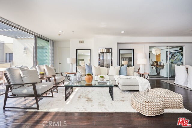 Residential Lease for rent at 1544 7th 17, Santa Monica CA featuring 2 beds and 2 baths