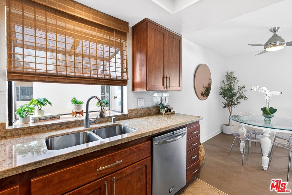 Residential for sale at 848 Lincoln Boulevard N, Santa Monica CA featuring 1 bed and 1 bath