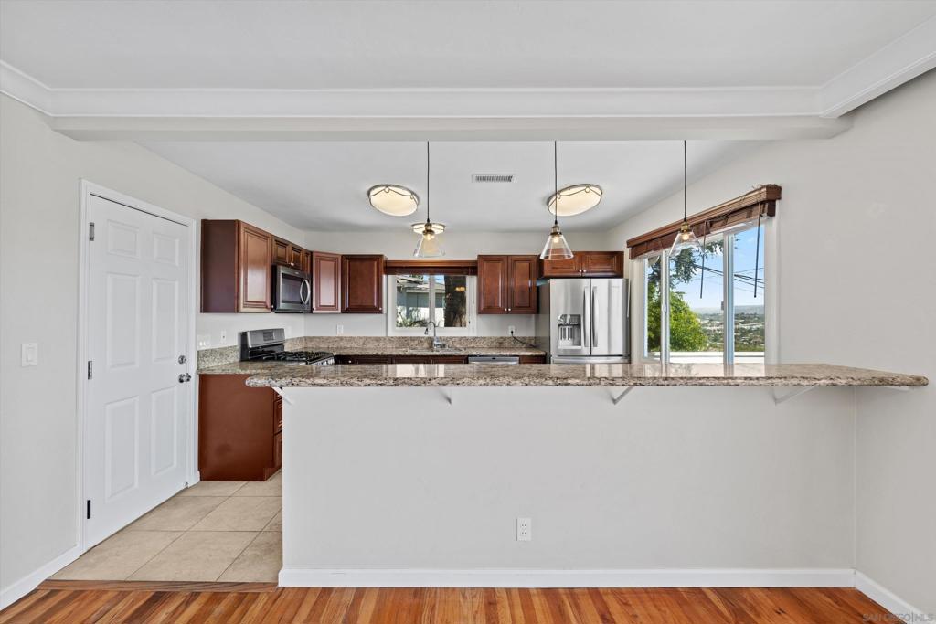 Residential Lease for rent at 4258 Summit Dr, La Mesa CA featuring 3 beds and 3 baths