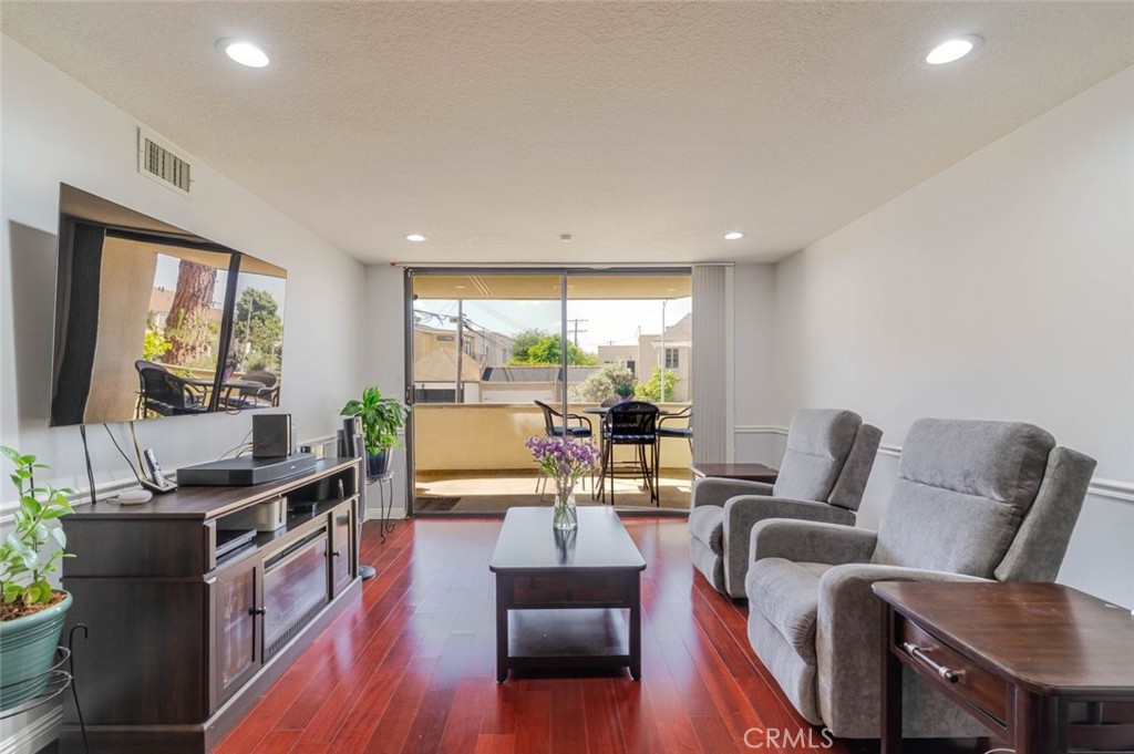 Condominium for sale at 750 S Spaulding Avenue 129, Los Angeles, CA featuring 2 beds and 2 baths