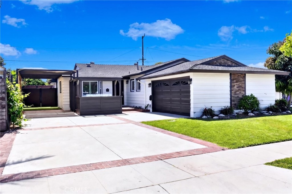 Single Family Residence for sale at 2425 Heather Avenue, Long Beach, CA featuring 3 beds and 3 baths