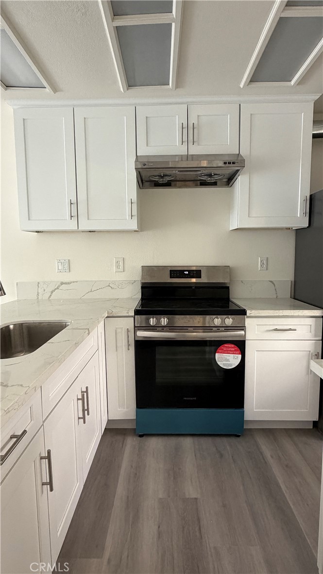 Residential Lease for rent at 20 Lakepines, Irvine CA featuring 2 beds and 2 baths