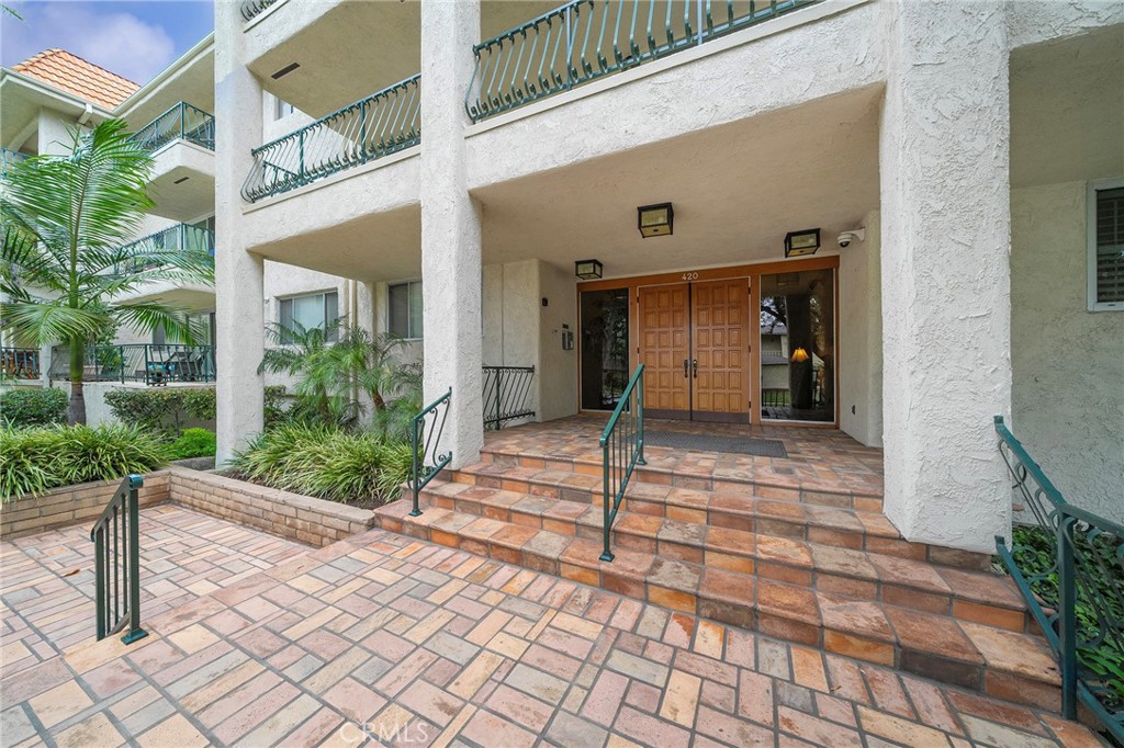 Residential Lease for rent at 420 S Madison Avenue 205, Pasadena CA featuring 2 beds and 2 baths