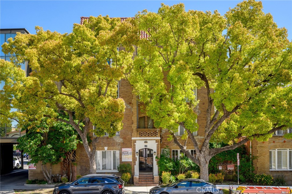 Residential Lease for rent at 228 S Kenwood Street 107, Glendale CA and 1 bath