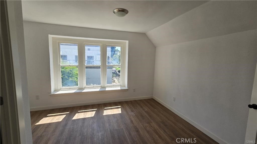 Apartment for sale at 973 N Park, Long Beach, CA