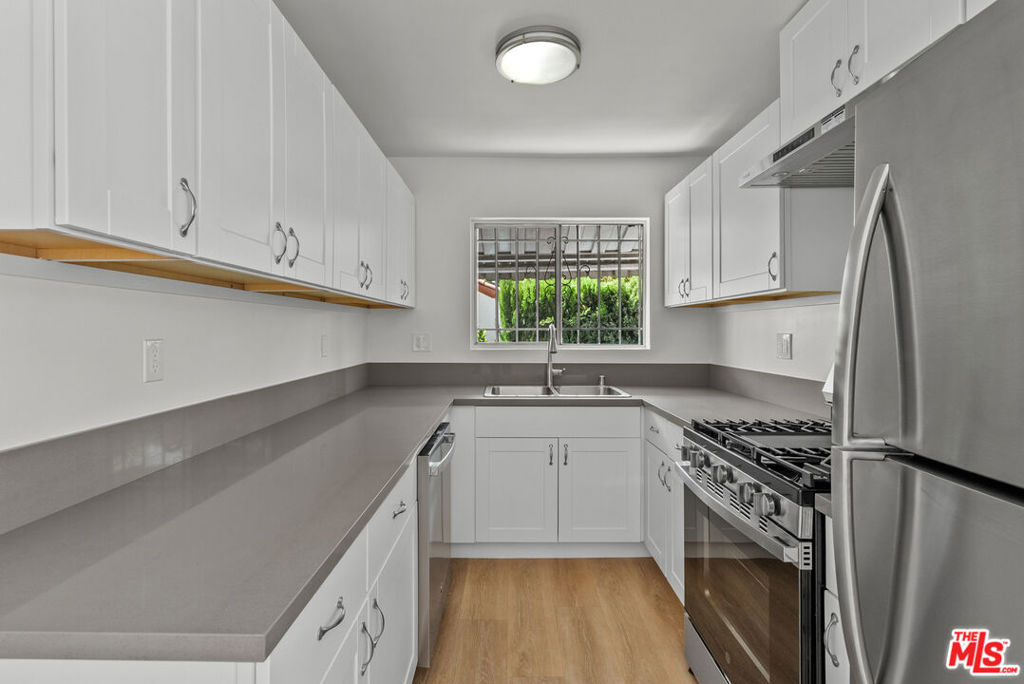 Residential Lease for rent at 628 HUNTLEY Drive 1, West Hollywood CA featuring 2 beds and 2 baths