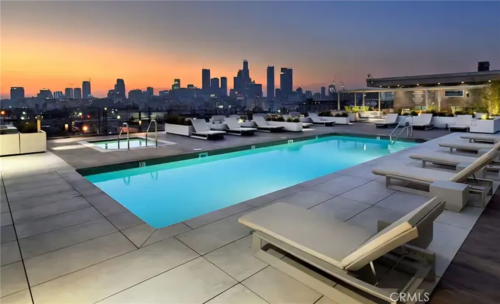 Residential for sale at 510 S Hewitt Street 515, Los Angeles CA featuring 1 bed and 1 bath
