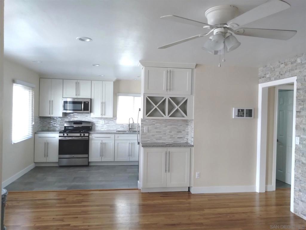 Residential Lease for rent at 4608 Marlborough Dr., San Diego CA featuring 2 beds and 1 bath