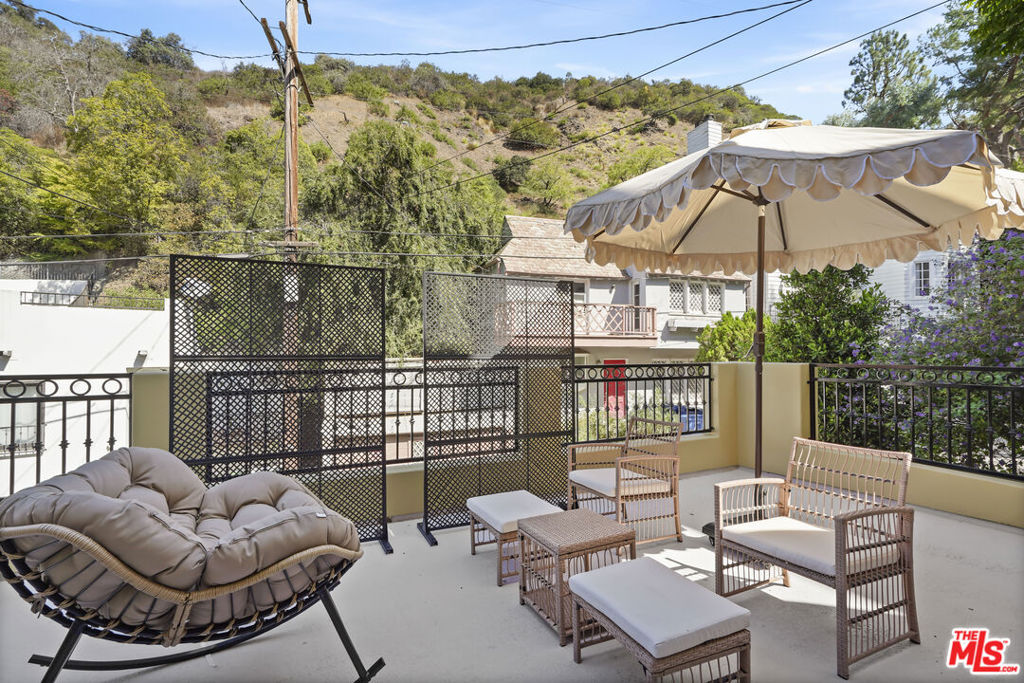 Residential Lease for rent at 9842 Portola Drive, Beverly Hills CA featuring 3 beds and 4 baths