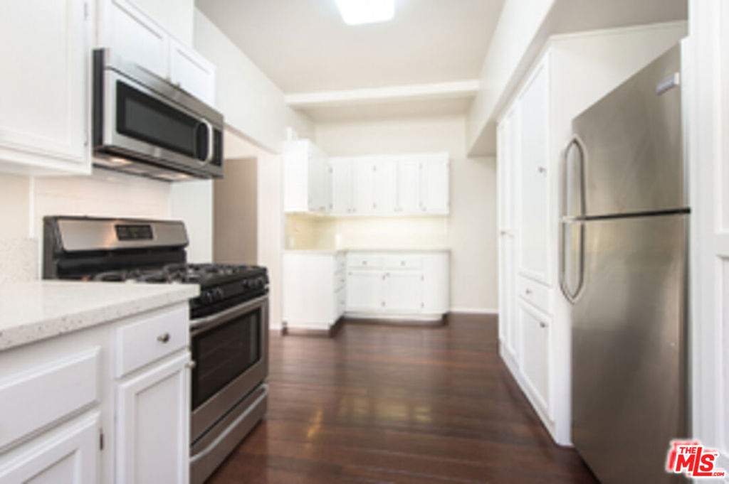 Residential Lease for rent at 751 N CROFT Avenue 1/2, Los Angeles CA featuring 2 beds and 1 bath