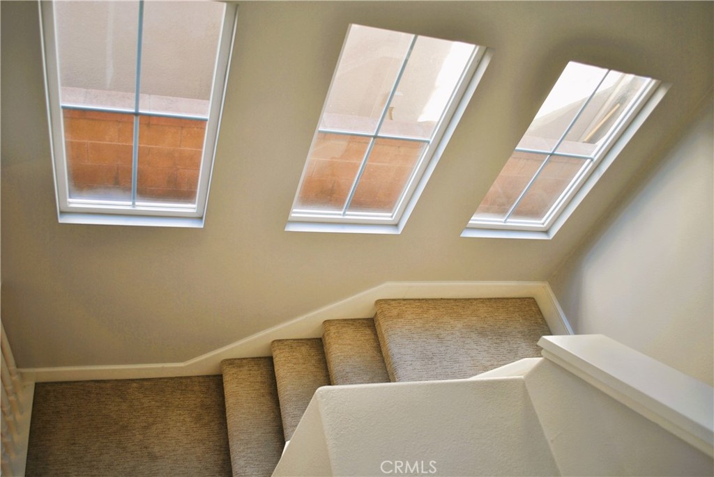 Residential Lease for rent at 16 Ellistone, Irvine CA featuring 3 beds and 3 baths