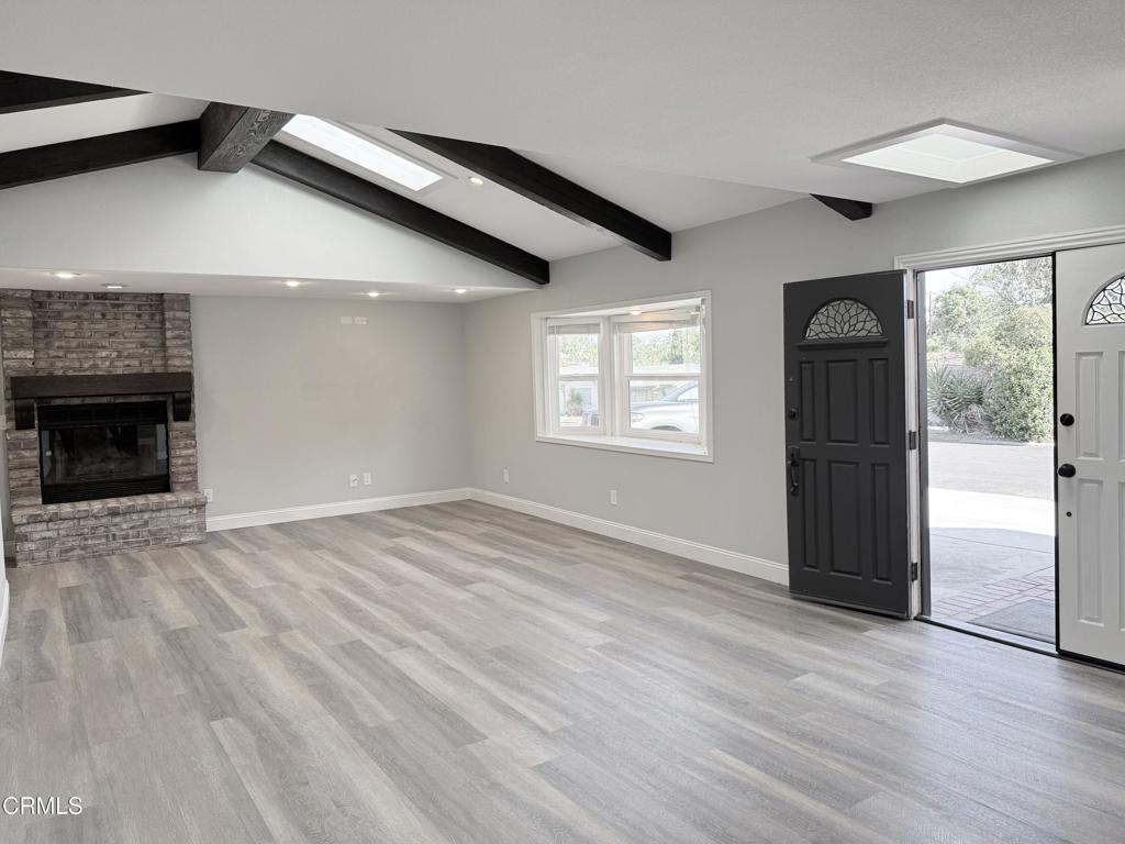 Residential Lease for rent at 838 Margarita Calle Margarita, Thousand Oaks CA featuring 4 beds and 3 baths