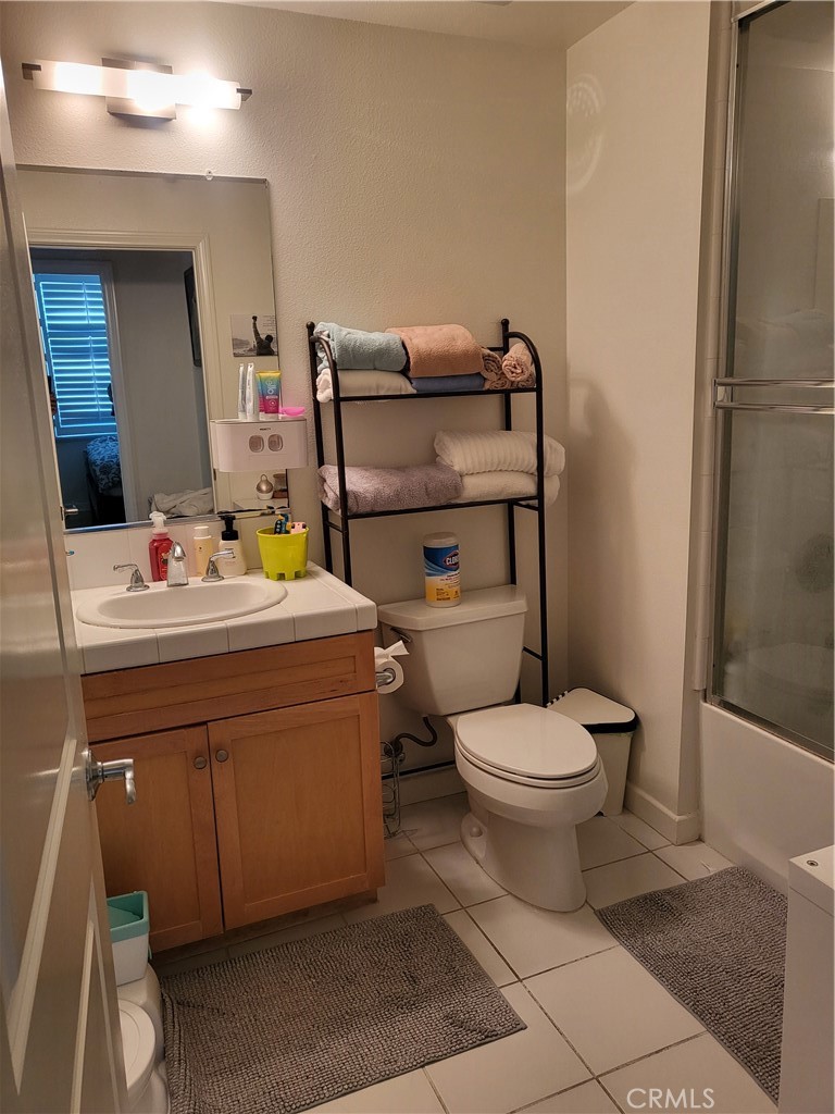 Residential Lease for rent at 12842 Palm Street PH6, Garden Grove CA featuring 2 beds and 1 bath