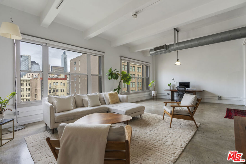 Residential Lease for rent at 814 S Spring Street 8, Los Angeles, Los Angeles CA featuring 1 bed and 1 bath