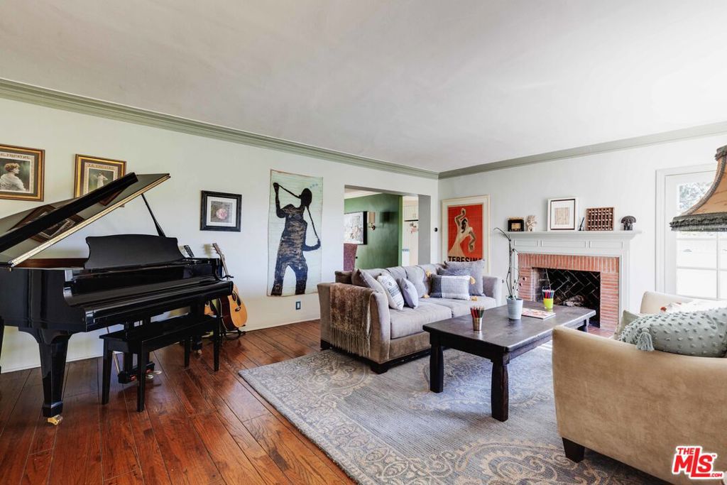 Residential Lease for rent at 3024 Angus Street, Los Angeles, Los Angeles CA featuring 3 beds and 3 baths