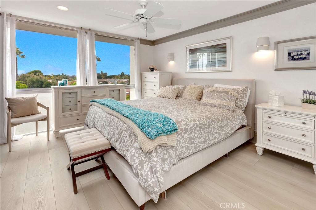 Residential for sale at 781 Avocado, Corona Del Mar CA featuring 2 beds and 2 baths