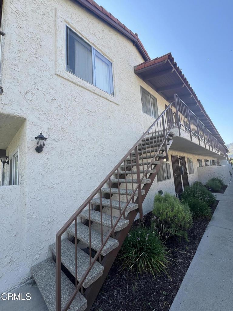 Residential Lease for rent at 200 W Main Street 7, Santa Paula CA featuring 2 beds and 1 bath