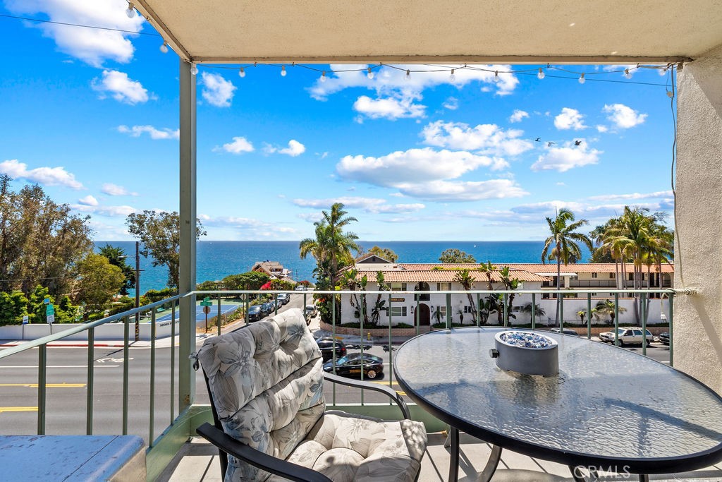 Residential Lease for rent at 240 Moss 4, Laguna Beach CA featuring 2 beds and 2 baths