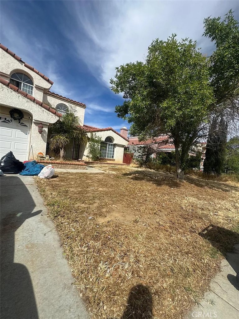 Residential Lease for rent at 1715 Boysenberry Way, Palmdale CA featuring 4 beds and 3 baths