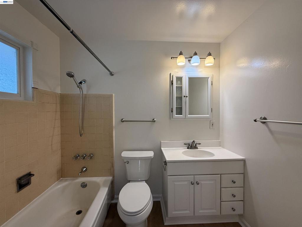 Residential Lease for rent at 1330 Mt Pisgah Rd, Walnut Creek CA featuring 1 bed and 1 bath