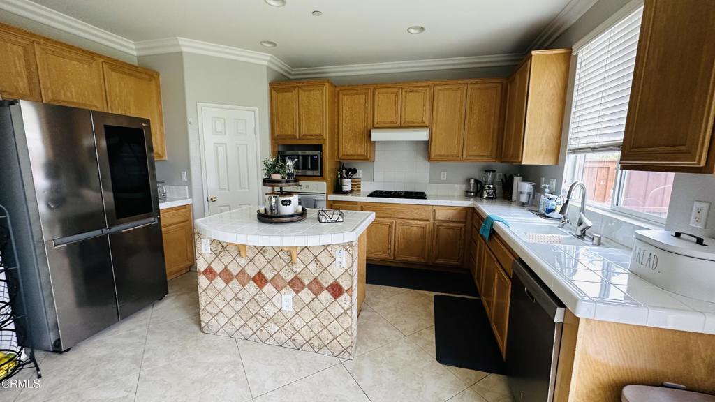 Residential Lease for rent at 350 Huerta Street, Oxnard CA featuring 4 beds and 3 baths