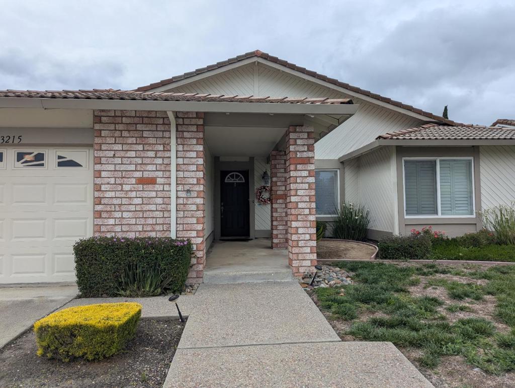 Residential Lease for rent at 3215 Vallejo Place, San Ramon CA featuring 5 beds and 2 baths