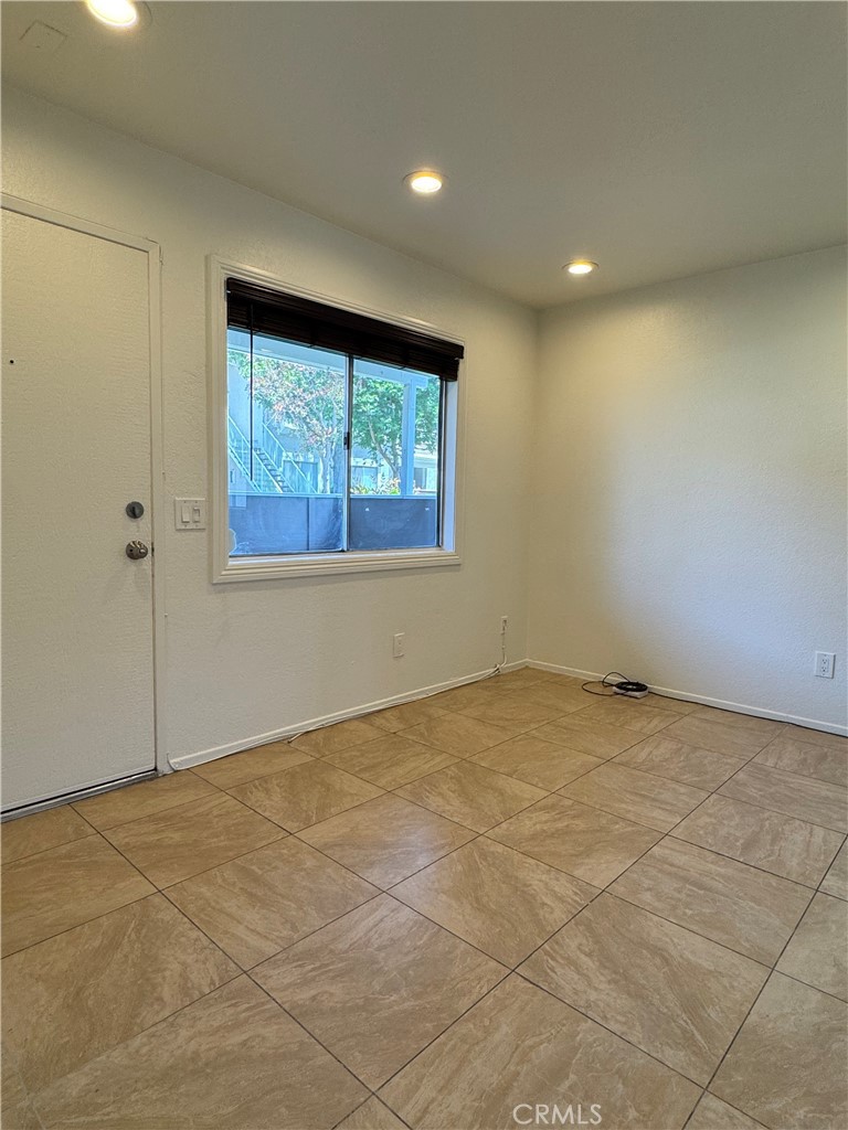 Residential Lease for rent at 3645 Country Oaks G, Ontario CA and 1 bath