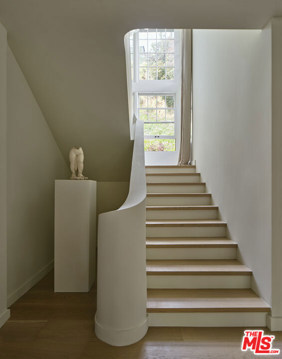 Residential Lease for rent at 8673 Hollywood Blvd, Los Angeles CA featuring 4 beds and 5 baths