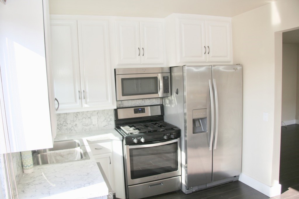 Residential Lease for rent at 1411 W Bay Avenue, Newport Beach CA featuring 2 beds and 1 bath