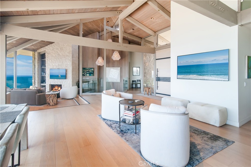 Residential Lease for rent at 709 Kendall Drive, Laguna Beach CA featuring 4 beds and 5 baths