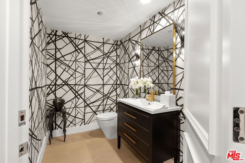 Residential for sale at 701 Ocean Avenue 309, Santa Monica CA featuring 3 beds and 3 baths