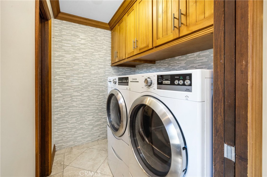 Residential Lease for rent at 401 Holmwood Drive, Newport Beach CA featuring 2 beds and 3 baths