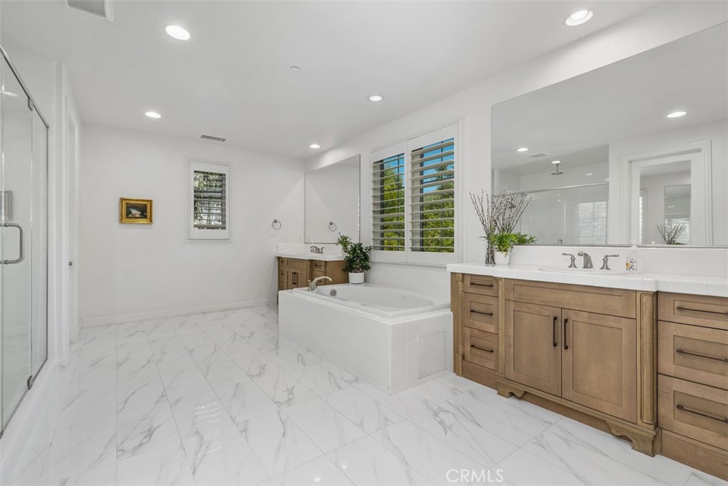 Residential Lease for rent at 118 Iron Gate, Irvine CA featuring 5 beds and 6 baths