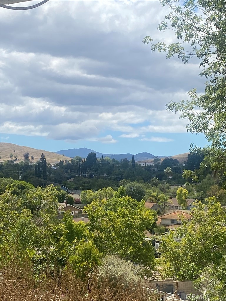 Residential Lease for rent at 228 W Avenida De Las Flores, Thousand Oaks CA featuring 4 beds and 3 baths