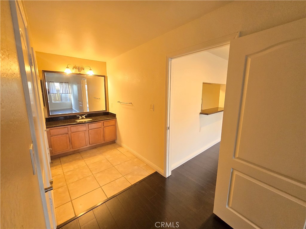 Residential Lease for rent at 1345 Cabrillo Park Drive E01, Santa Ana CA featuring 1 bed and 1 bath