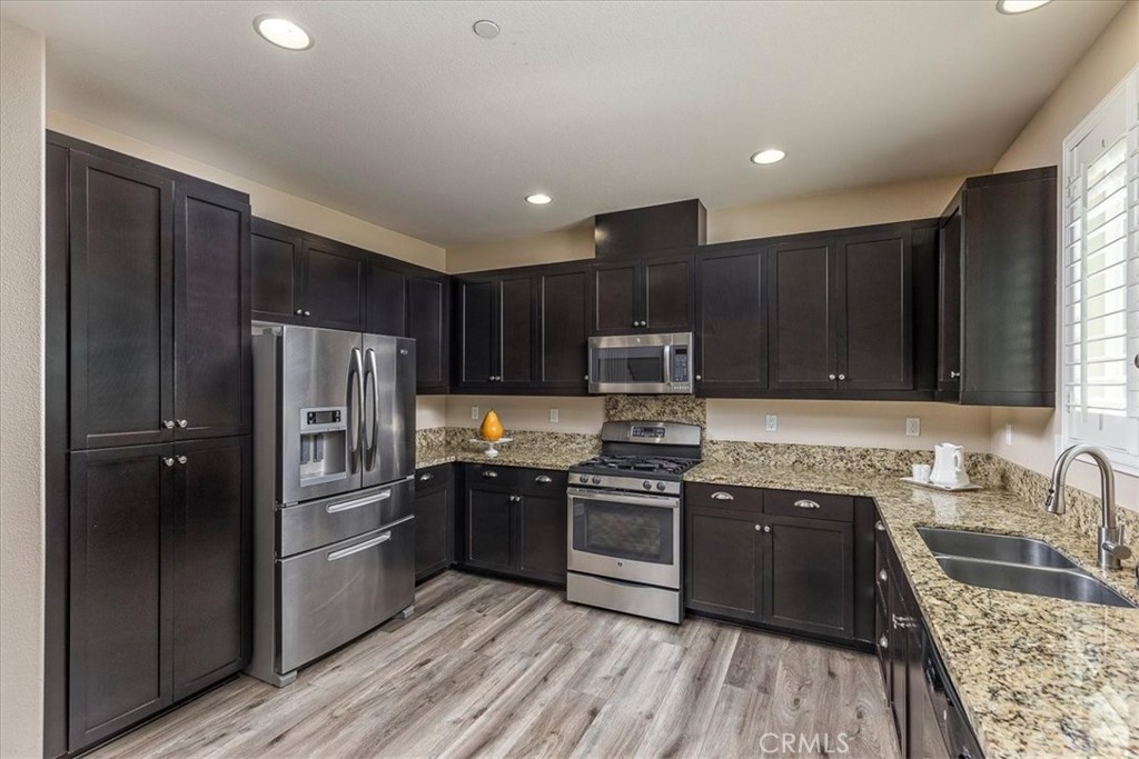 Residential Lease for rent at 42942 Avenida Amistad, Temecula CA featuring 3 beds and 3 baths