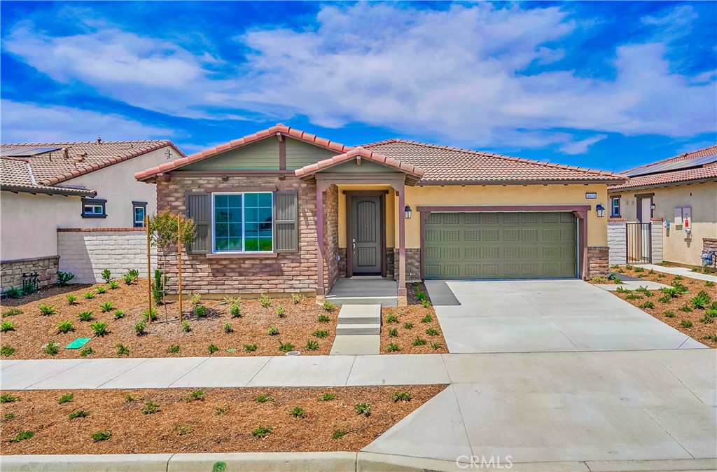 Residential Lease for rent at 4029 E Perdido Privado, Ontario CA featuring 2 beds and 2 baths