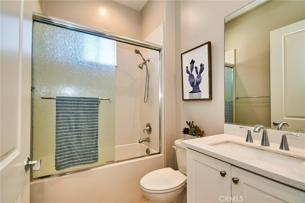 Residential Lease for rent at 189 Follyhatch, Irvine CA featuring 3 beds and 2 baths